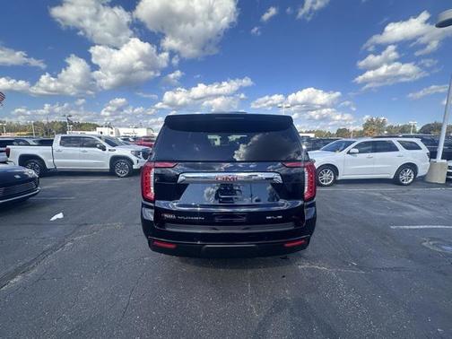 2023 GMC Yukon XL SLE