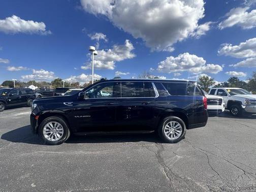 2023 GMC Yukon XL SLE