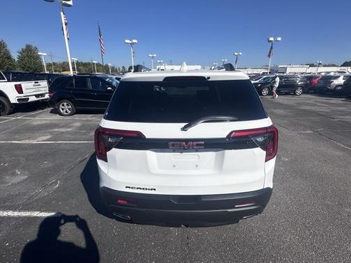 2023 GMC Acadia FWD SLT