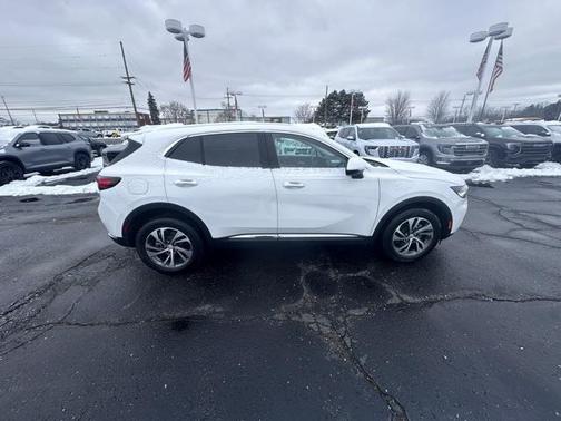 2022 Buick Envision FWD Essence