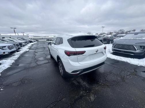 2022 Buick Envision FWD Essence