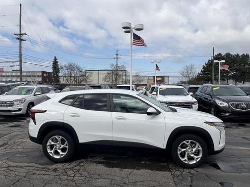 2024 Chevrolet Trax LS