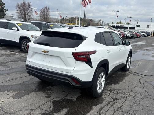 2024 Chevrolet Trax LS
