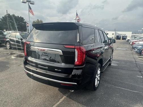 2022 GMC Yukon SLT