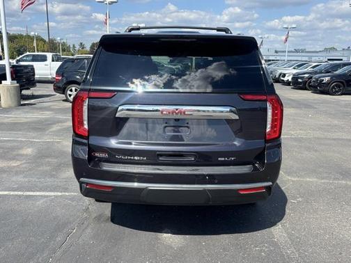2023 GMC Yukon XL SLT