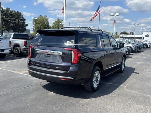 2023 GMC Yukon XL SLT