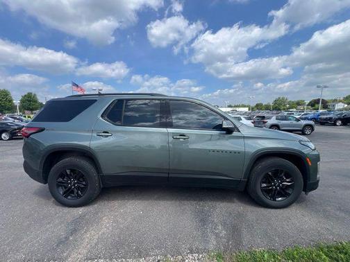 Silver Sage 2022 Chevrolet Traverse LT Leather
