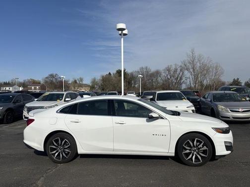 2022 Chevrolet Malibu FWD RS
