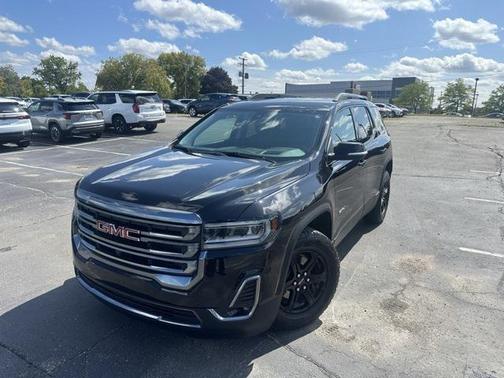 2023 GMC Acadia AWD AT4