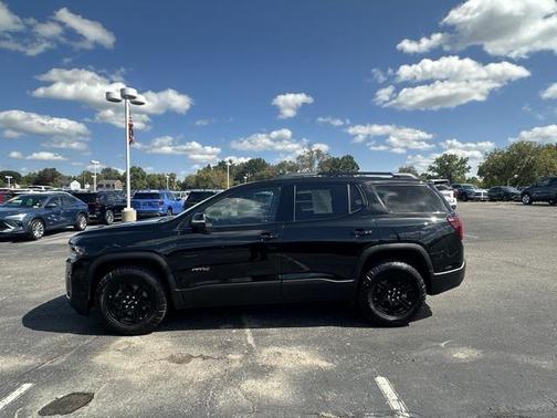 2023 GMC Acadia AWD AT4