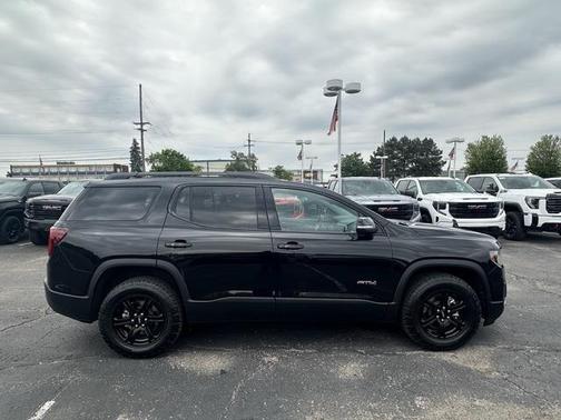 2023 GMC Acadia AWD AT4
