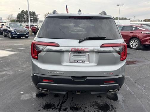 2023 GMC Acadia AWD AT4