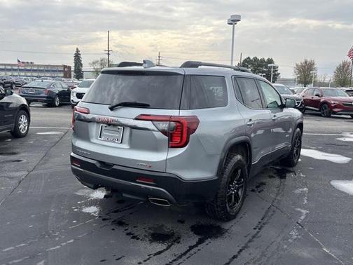 2023 GMC Acadia AWD AT4