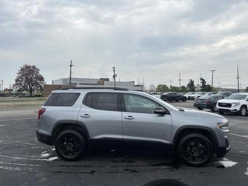 2023 GMC Acadia AWD AT4