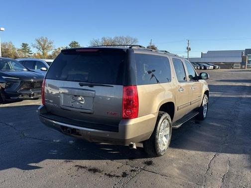 2011 GMC Yukon XL 1500 SLT