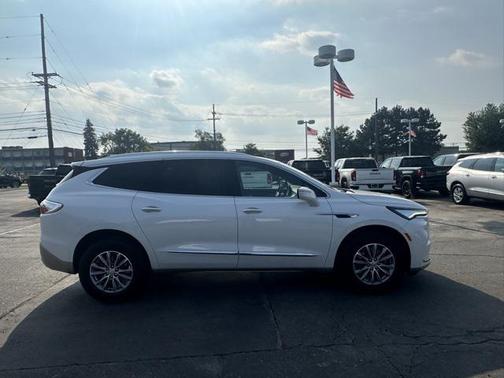 2023 Buick Enclave Essence AWD