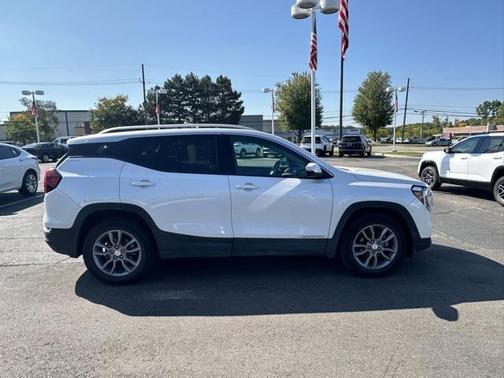 2023 GMC Terrain SLT