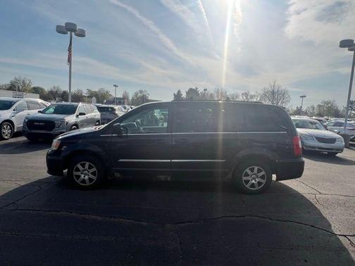 Brilliant Black Clearcoat 2011 Chrysler Town & Country Touring