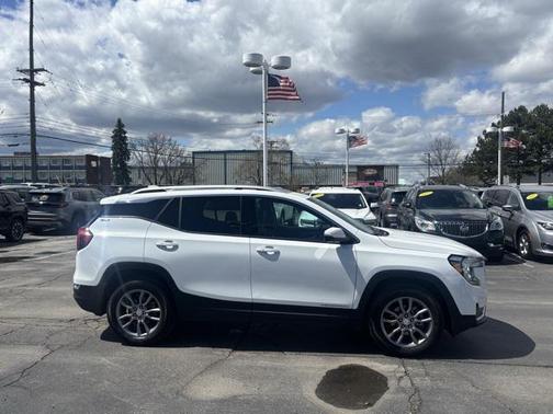 2022 GMC Terrain SLT