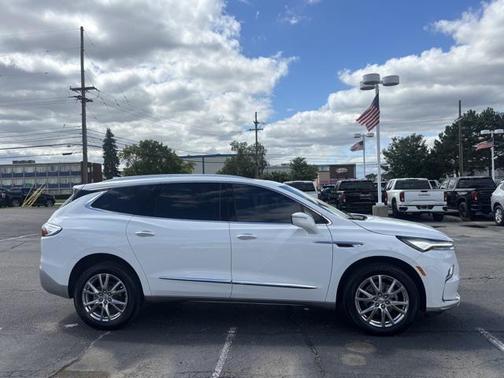 2023 Buick Enclave Essence FWD