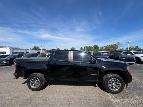 Onyx Black 2022 GMC Canyon AT4