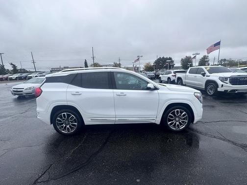 2023 GMC Terrain Denali