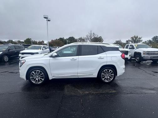 2023 GMC Terrain Denali