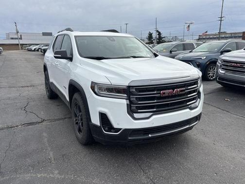 2023 GMC Acadia AWD AT4