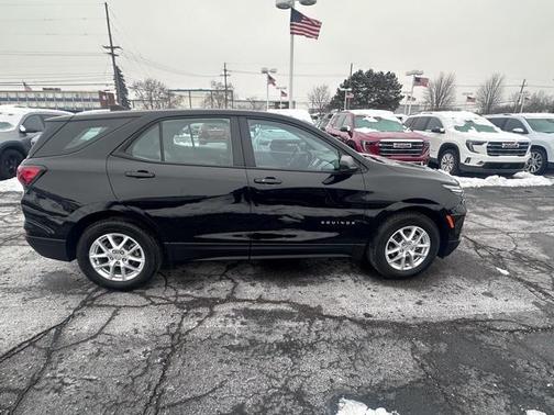 2024 Chevrolet Equinox LS