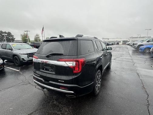 2022 GMC Acadia Denali