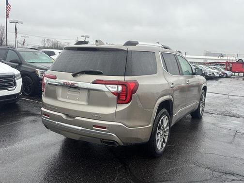 2022 GMC Acadia Denali