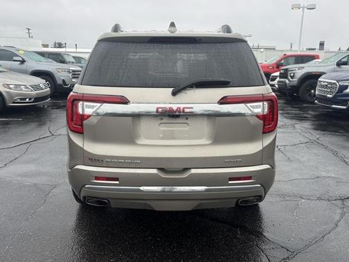2022 GMC Acadia Denali