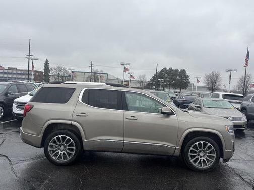 2022 GMC Acadia Denali