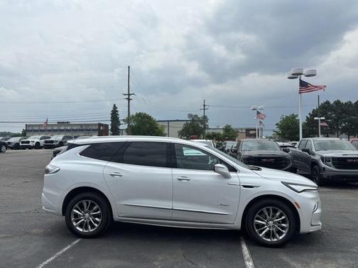 2022 Buick Enclave AWD Avenir