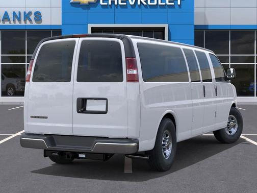 2025 Chevrolet Express 3500 LT