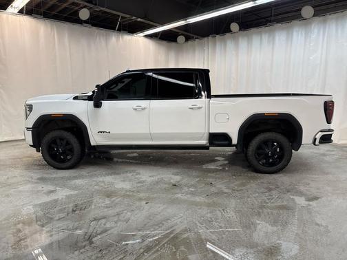 2024 GMC Sierra 2500 AT4