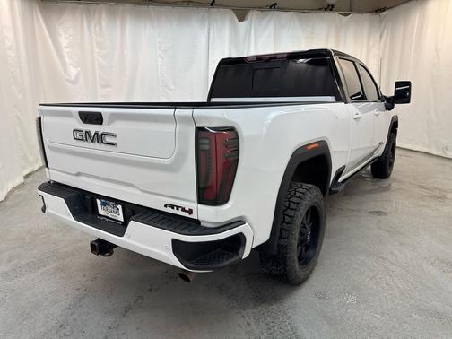 2024 GMC Sierra 2500 AT4