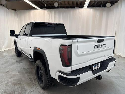 2024 GMC Sierra 2500 AT4