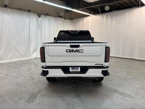 2024 GMC Sierra 2500 AT4