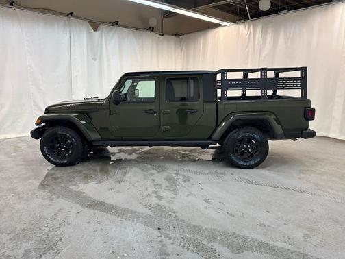 2022 Jeep Gladiator Sport