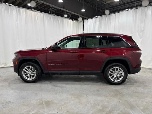 Velvet Red Pearlcoat 2025 Jeep Grand Cherokee Laredo X