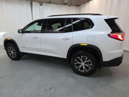 2024 GMC Acadia AT4
