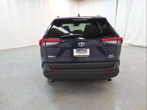 2022 Toyota RAV4 Hybrid XLE