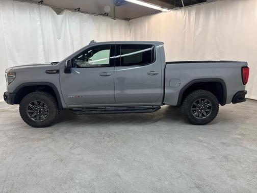 2025 GMC Sierra 1500 AT4X