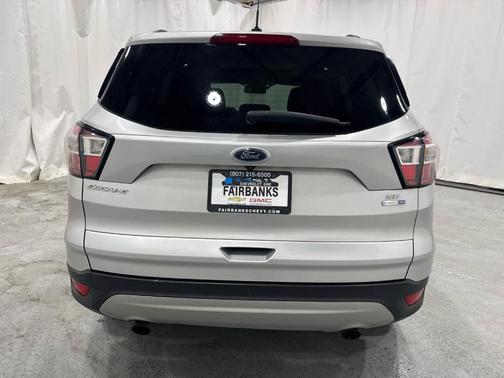 Ingot Silver Metallic 2018 Ford Escape SE