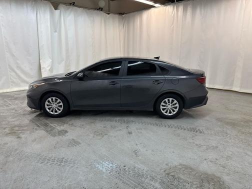 2022 Kia Forte FE