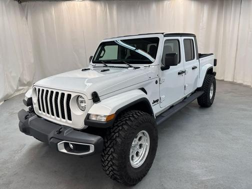 2022 Jeep Gladiator Sport