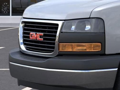 2025 GMC Savana 3500 LT