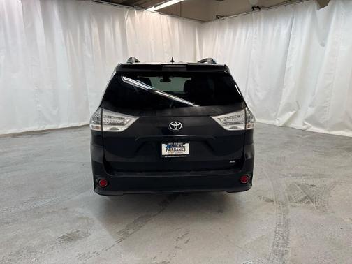 2018 Toyota Sienna SE