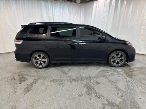 2018 Toyota Sienna SE